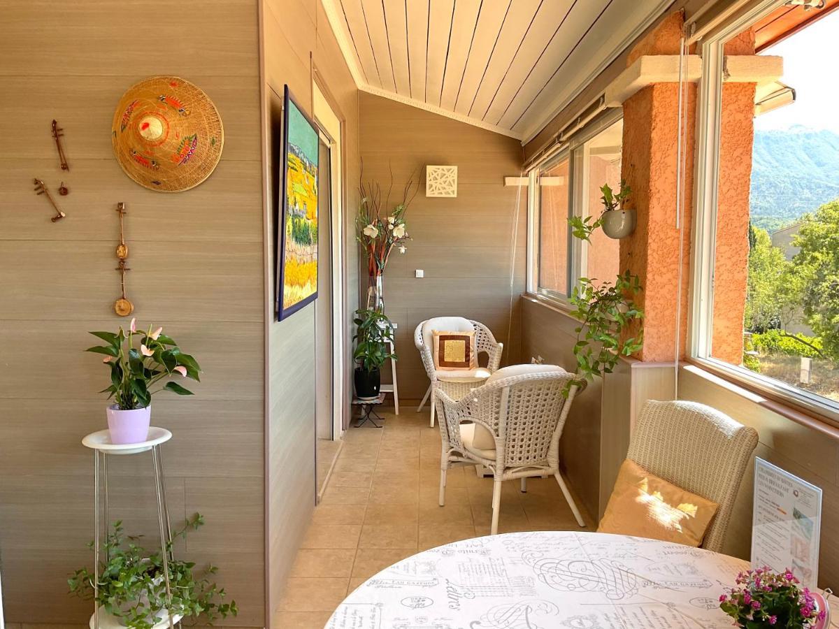 Chambres D'Hotes Les Noisetiers Digne-les-Bains Exteriör bild