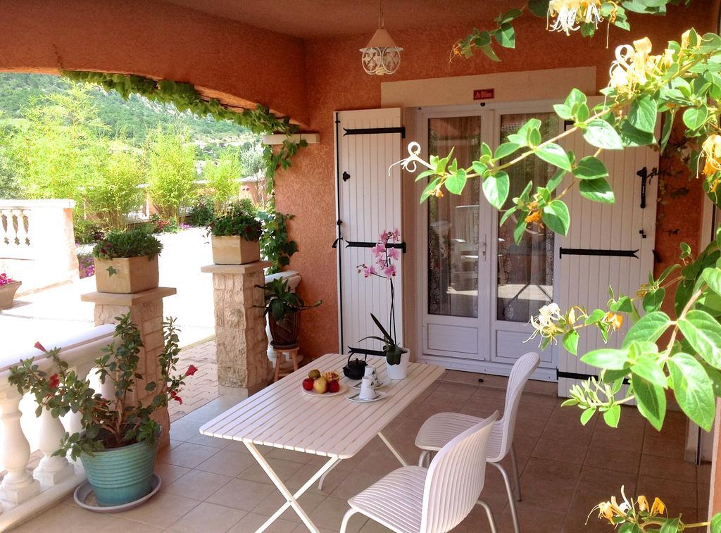 Chambres D'Hotes Les Noisetiers Digne-les-Bains Rum bild